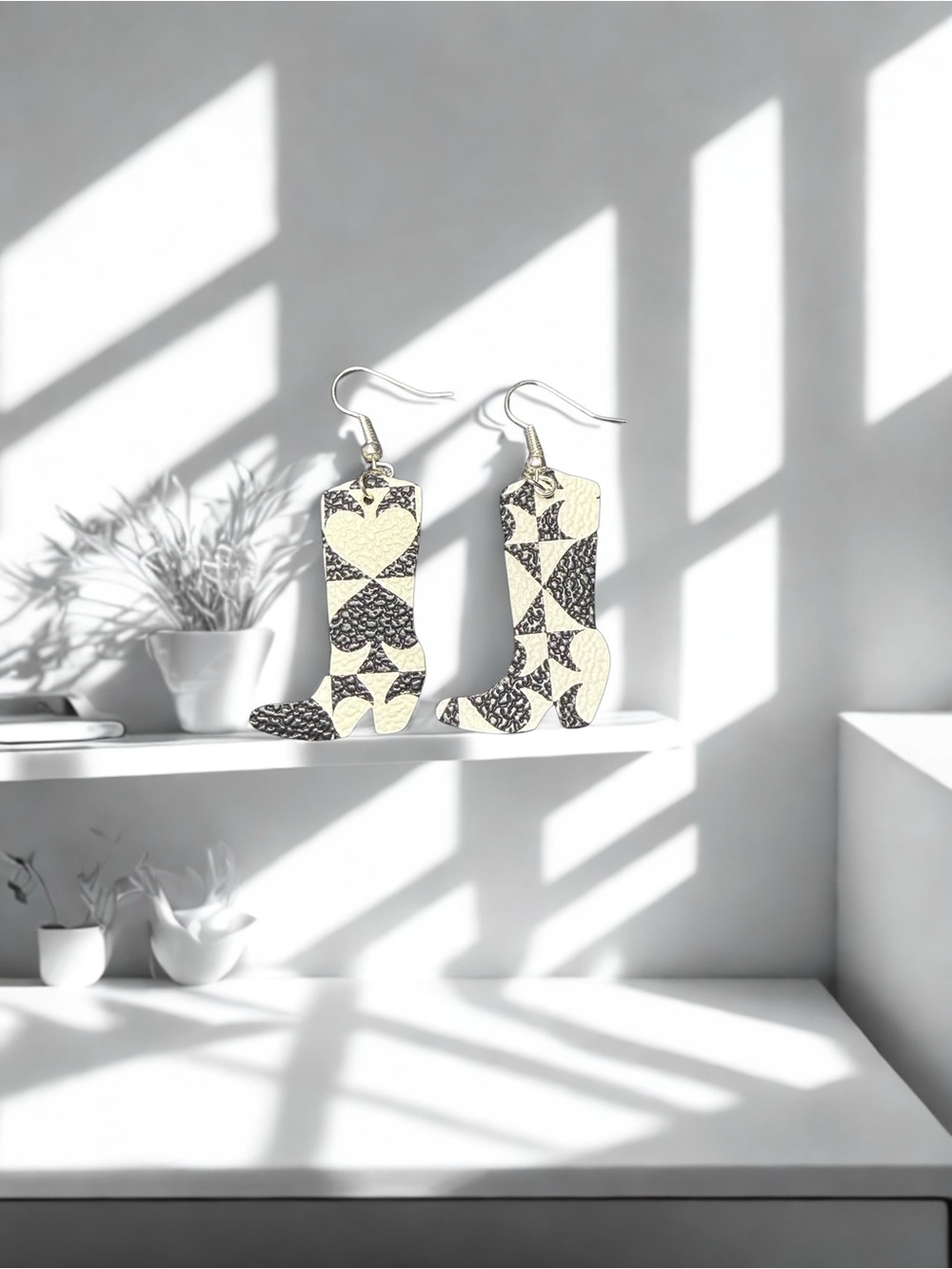 🖤Handmade Black & White Leather Cowboy Boot Drop Earrings/NIP🖤